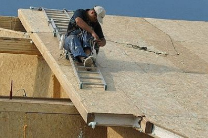 Саморезы для сэндвич панелей: особенности и преимущества