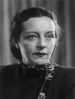 Значимые личности: где искать правдивую биографию