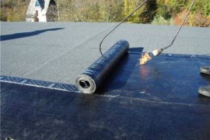 5 причин обратиться к специалистам для ремонта мягкой кровли