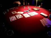Почему игроманам лучше всего развлекаться в онлайн-покер Pokerok на реальные деньги