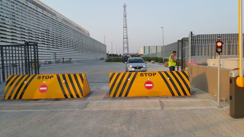 Системы контроля и управления доступом: Барьеры, которые обеспечивают безопасность