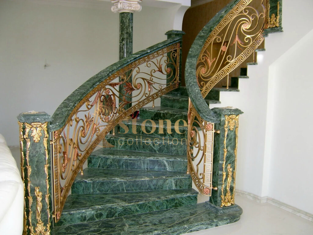 Ступени из мрамора для лестницы в Москве и Подмосковье на заказ