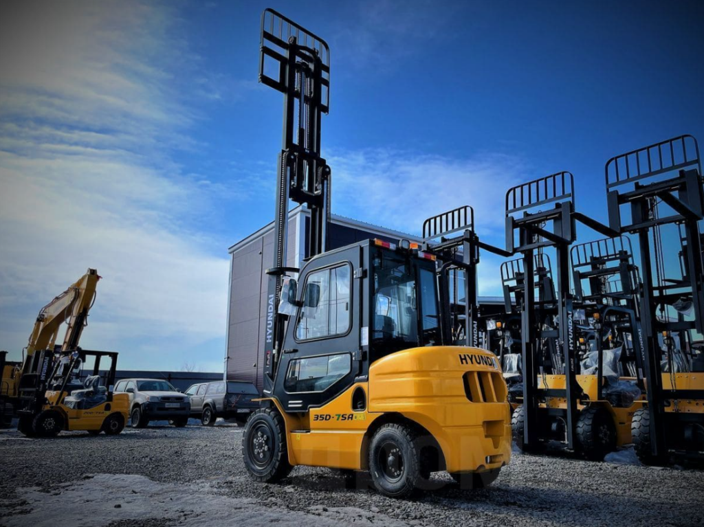 Вилочный погрузчик Hyundai: Эффективность и Надежность в Современном Логистическом Процессе