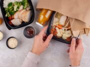 Доставка їжі: зручність і зворотна сторона медалі