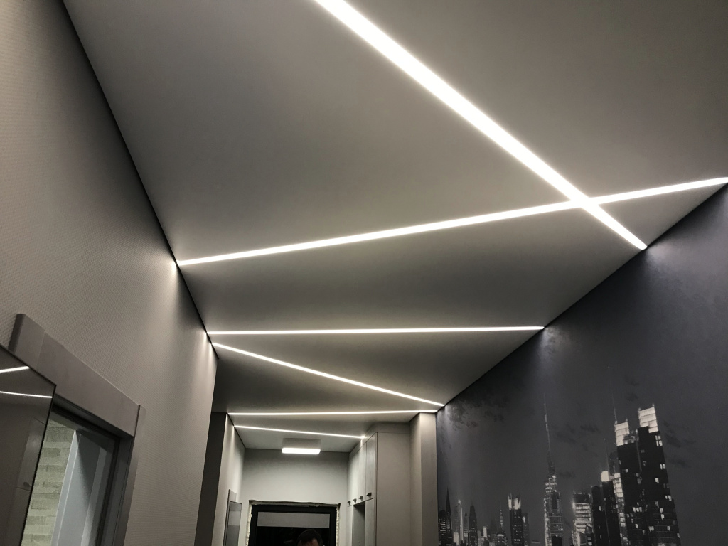 Натяжные потолки: виды, преимущества и советы по выбору