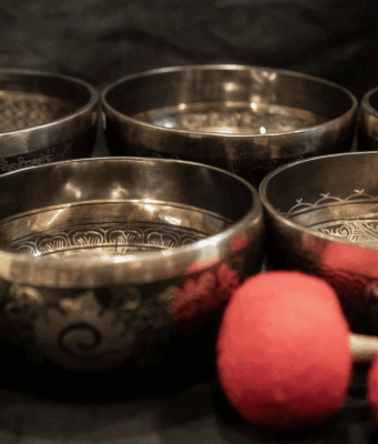Магия звука: как практики с поющими чашами меняют внутренний мир